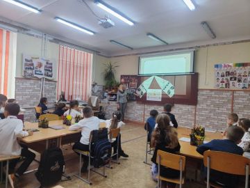 В гостях у первоклашек — депутат Верховного Совета Игорь Буга