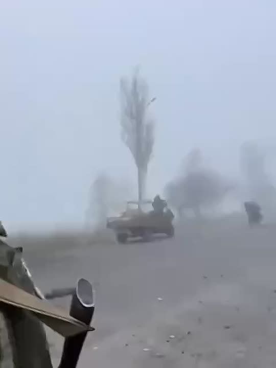 В сети появились кадры въезда ВС РФ в Покровск со стороны Донецка