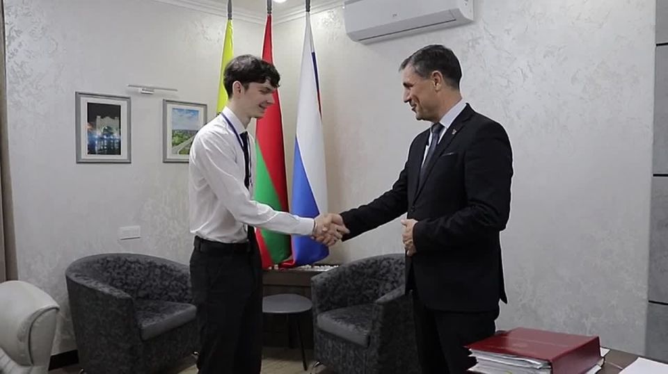 Бендерский одиннадцатиклассник Илья стал главой города вместо Романа Иванченко