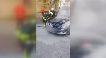 Из-за короткого замыкания в Бендерах загорелся автомобиль