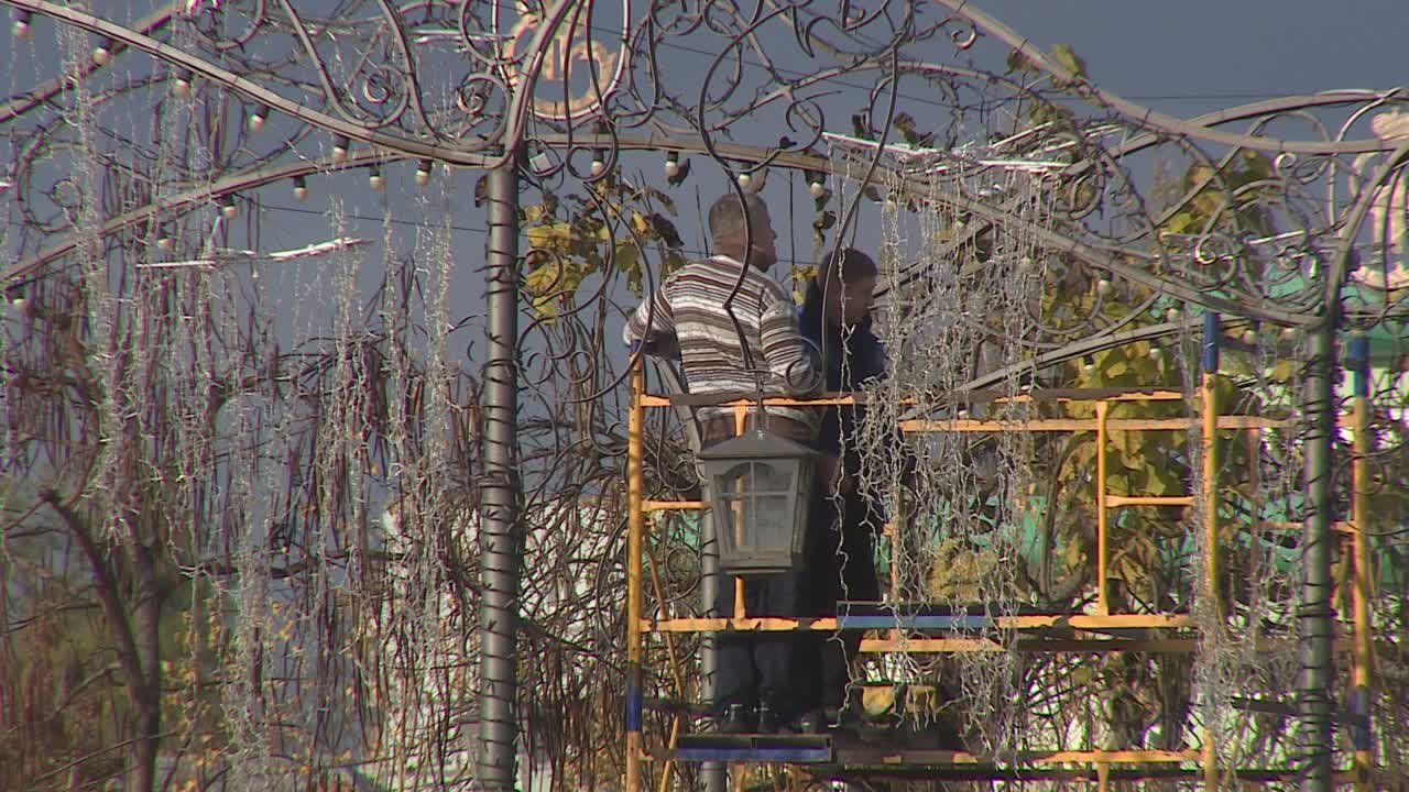 Звёзды зажгут на аллее у каскадов фонтанов