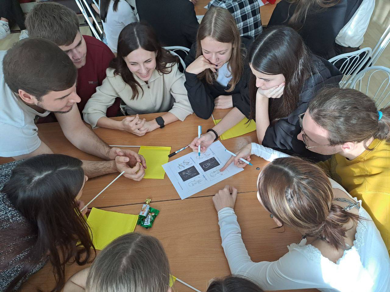 «Что? Где? Когда?». В концертном зале государственного института искусств им. А. Г. Рубинштейна прошла интеллектуальная игра в рамках Международной недели науки, мира и Декады молодежи и студентов