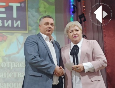 В Дубоссарах в торжественной обстановке поздравляют коллектив завода «Букет Молдавии»