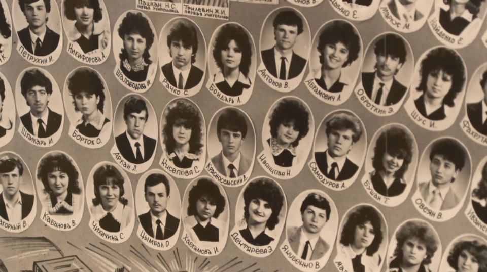 В гимназии представили уникальную выставку виньеток разных лет