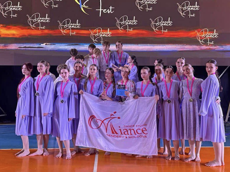 Приднестровские танцоры взяли 4 золотых кубка на турнире в Румынии
