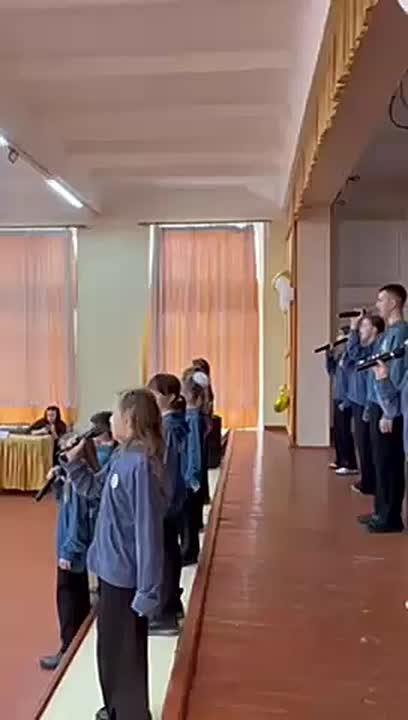 Игроки «Шерифа» приехали в Бендерскую 15-ю школу пообщаться с болельщиками перед воскресным матчем с «Зимбру»