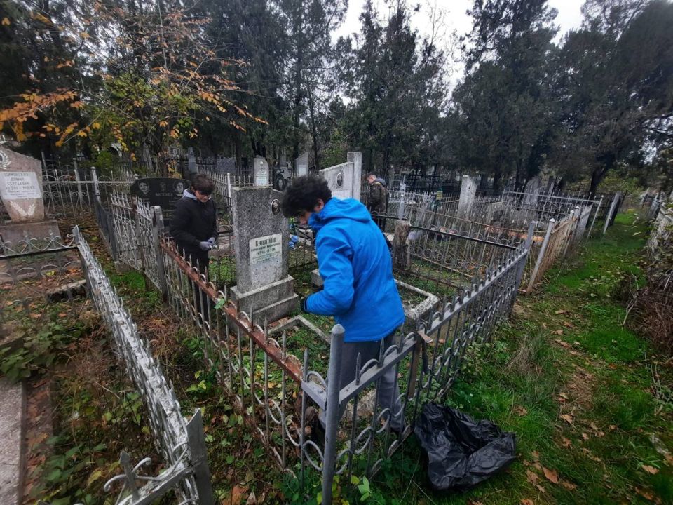 Уважение к истории начинается с дела