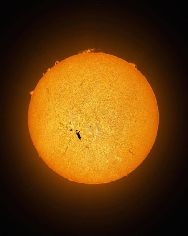 А вы видели когда-нибудь прыжок на фоне Солнце? Показываем!