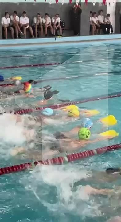 Столичной школе плавания – 55 лет