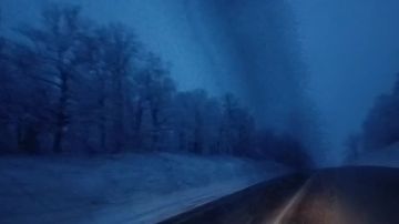 А так рано утром засыпало снегом каменскую трассу