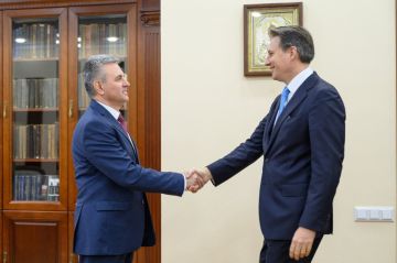 Президент ПМР Вадим Красносельский провёл встречу с послом Королевства Нидерландов в РМ Фредом Дейном