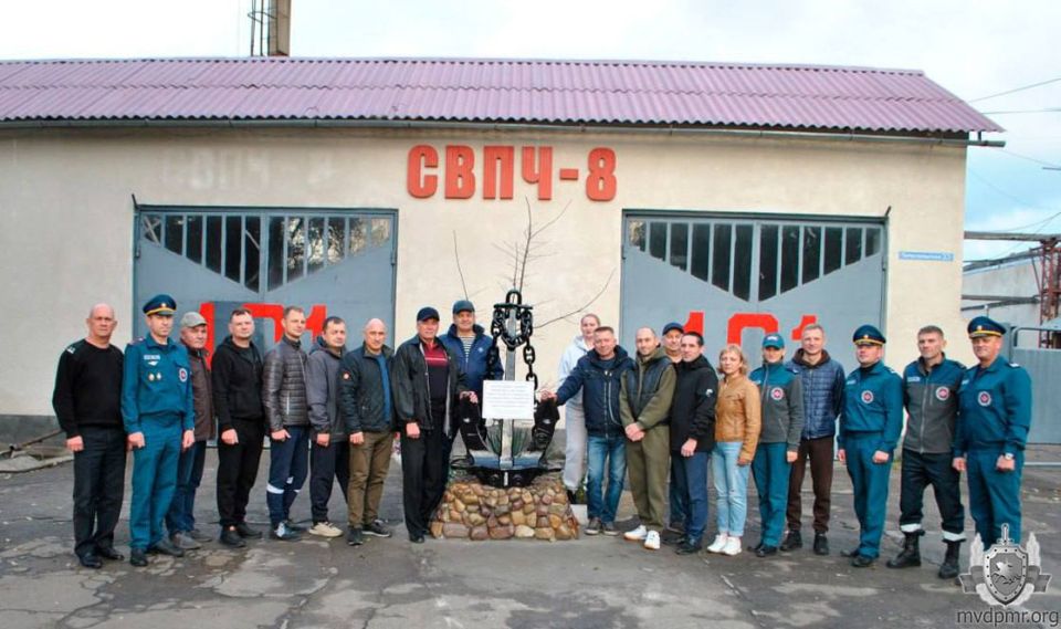 На открытии памятного знака