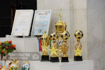 Тираспольской средней школе № 9 — 80 лет