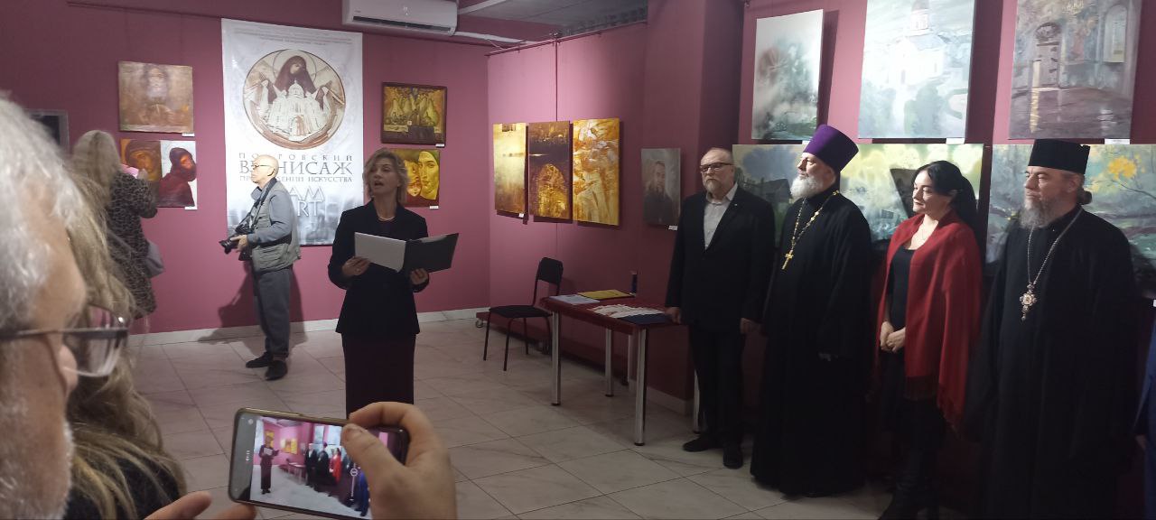 В картинной галерее Тирасполя открылась выставка «Покровский вернисаж»