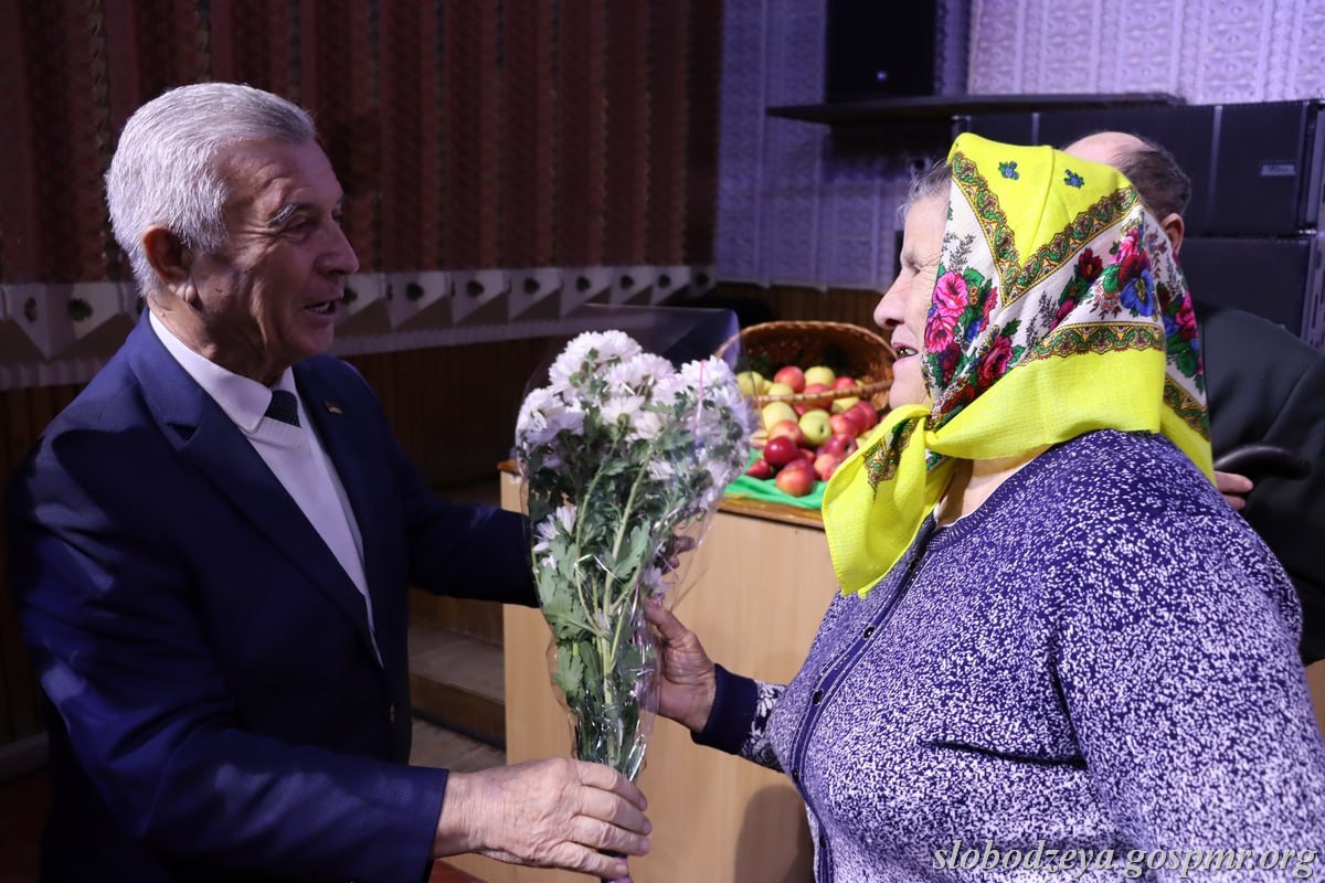 В этом году золотую свадьбу отпраздновали Михаил Кузьмич и Феодора Николаевна Черновы