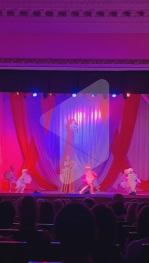 Яркий и трогательный подарок ко Дню матери от молодых артистов