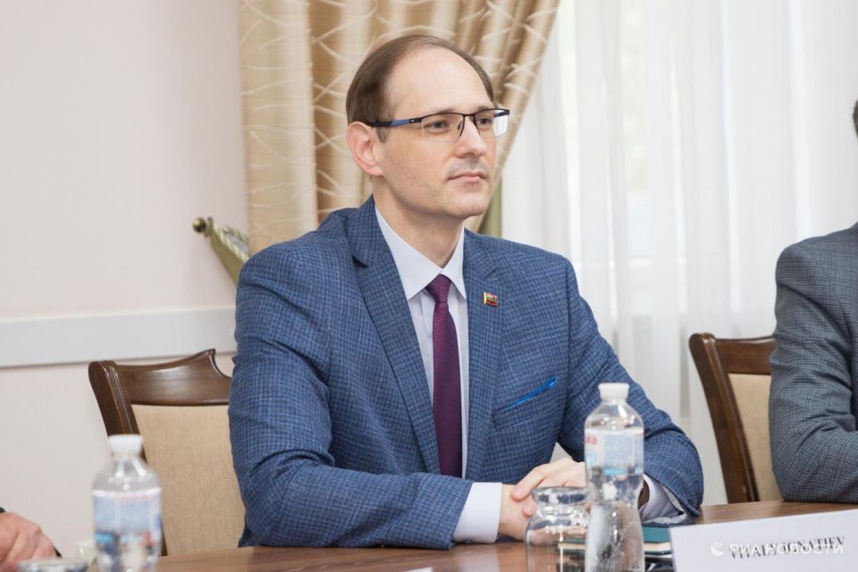 Глава МИД ПМР призвал выводить из искусственной комы формат "5+2"