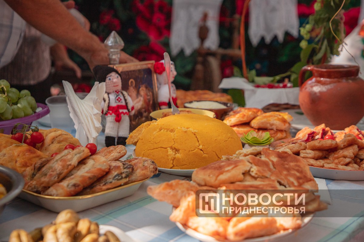 Молдавские, русские, еврейские, украинские и гагаузские блюда — на одном столе