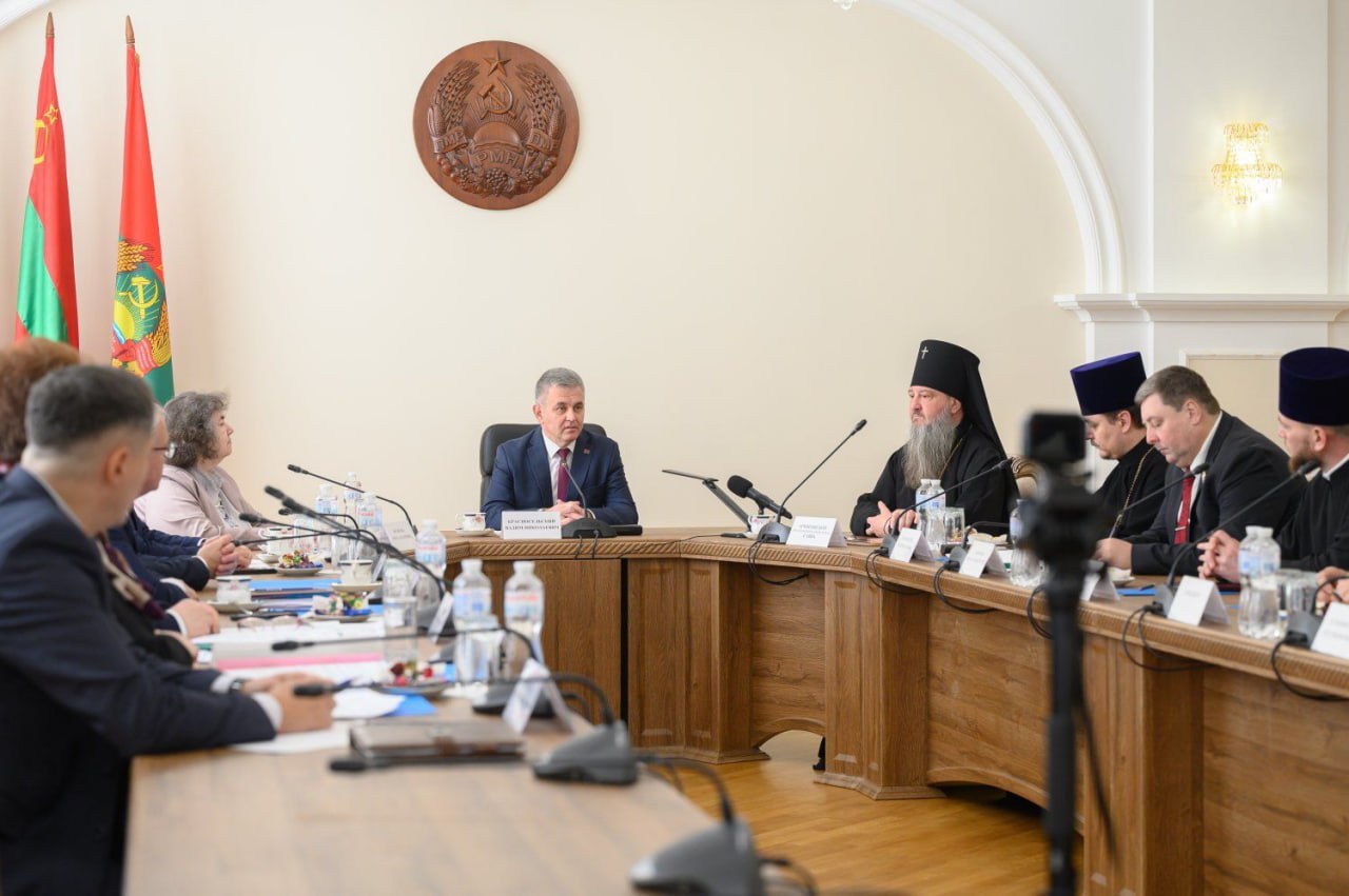 Президент побеседовал с представителями различных религиозных конфессий