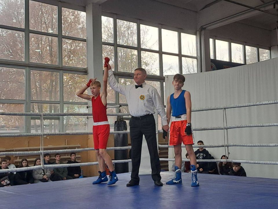 Сегодня в СДЮШОР прошел первый день чемпионата и первенства по боксу
