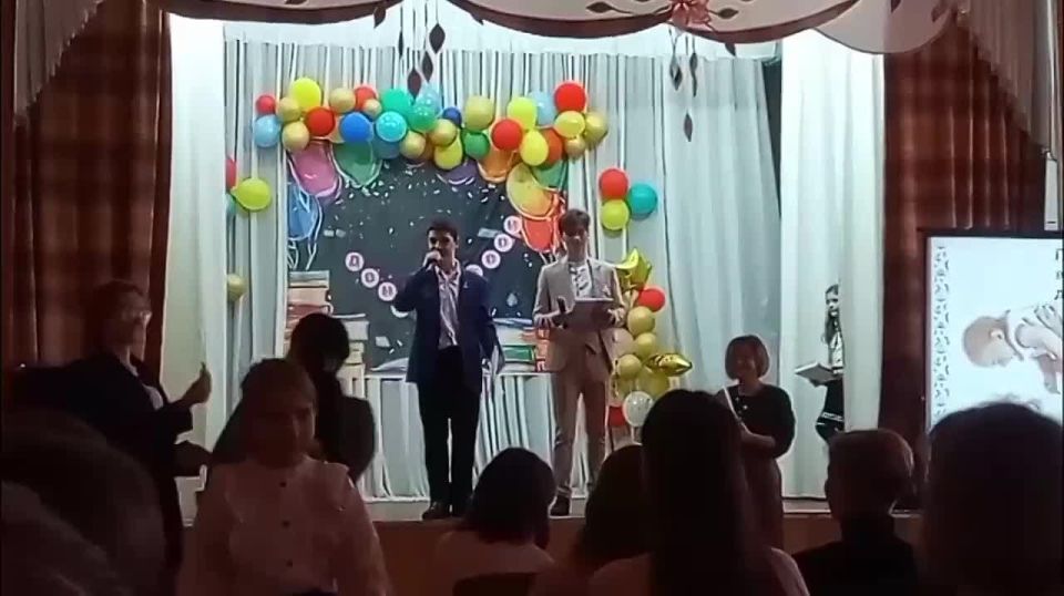 «Мама – первое слово...». В СШ №13 прошло яркое и трогательное открытое родительское собрание, посвященное международному празднику – Дню матери