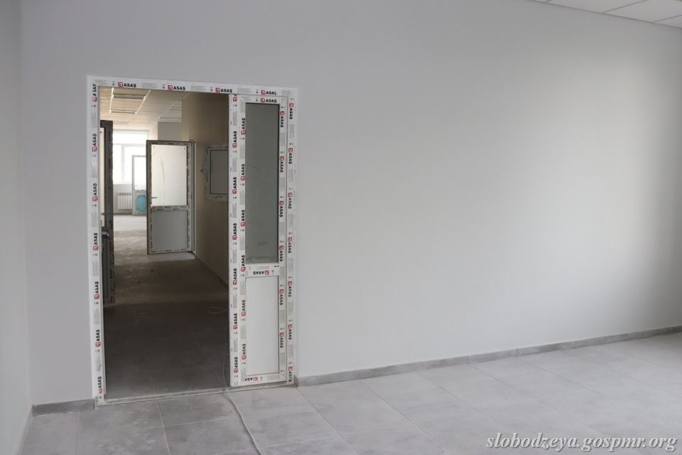 В Слободзейском районе продолжаются работы по капитальному ремонту поликлиники и Дома культуры в Коротном