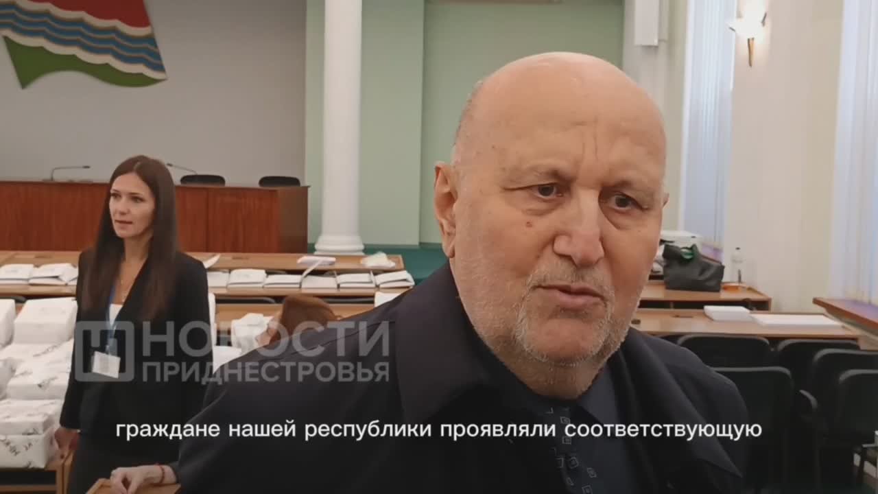 «Голос народа – определяющий при выборе дальнейшего пути развития нашего государства», – сказал Прокурор ПМР Анатолий Гурецкий журналистам, после того как досрочно проголосовал в столичном Доме Советов