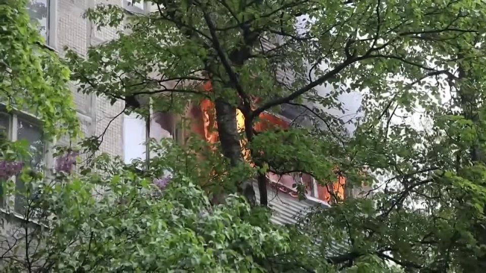 Непотушенная сигарета — одна из самых частых причин пожаров