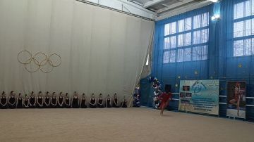 Только сегодня на ковре родной школы, в которой не выступала 20 лет, откуда начался звёздный путь, выступает многократный призёр международных соревнований Даниела Могурян