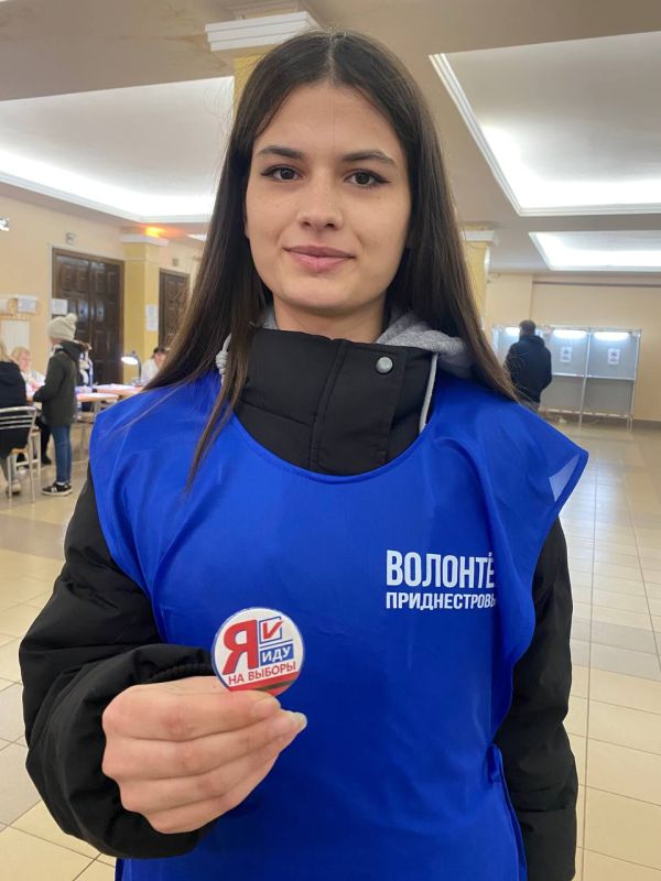 Студентка ЕГФ Наташа сегодня успела всё - написать географический диктант, первый раз проголосовать и поволонтёрить