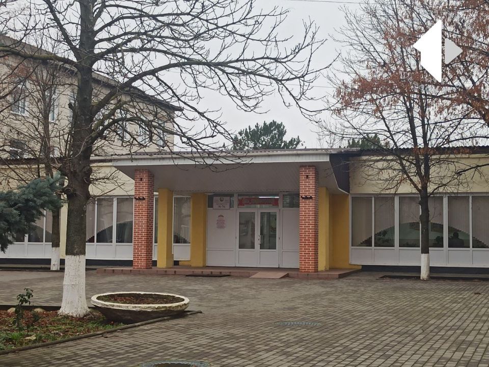 �� ������������� ������� 76 � ����������, ������� �������� �� ���� ����� �4, ����� � ����� ��������, �� ���� ������� � ����� �����������