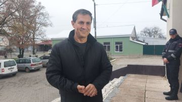 Глава Госадминистрации Бендер Роман Иванченко проголосовал на участке в селе Протягайловка