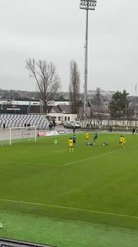 Мамади Диарра оформляет третий гол для «Шерифа», 3-0