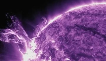 Сегодня утром на Солнце зафиксировали одну из самых мощных вспышек 2025 года