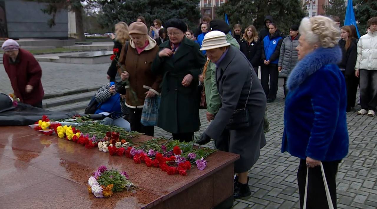 К могиле Неизвестного солдата в Тирасполе возложили цветы