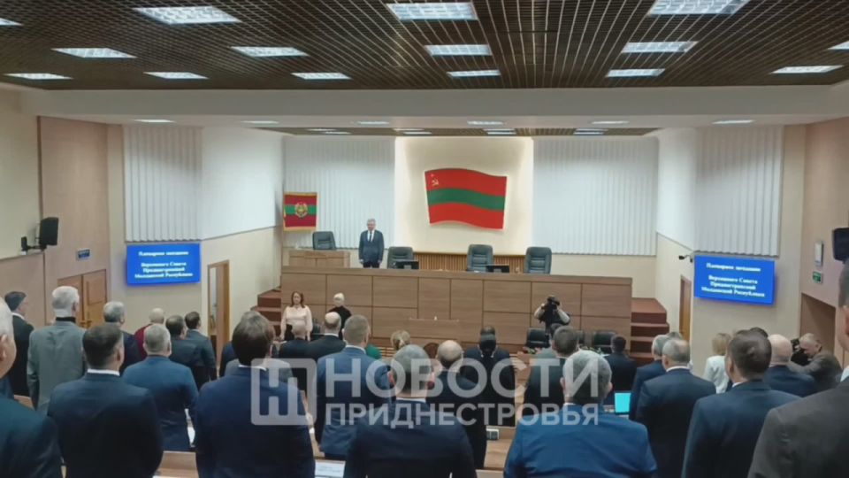 Президент Вадим Красносельский открыл первое заседание Верховного Совета ПМР VIII созыва