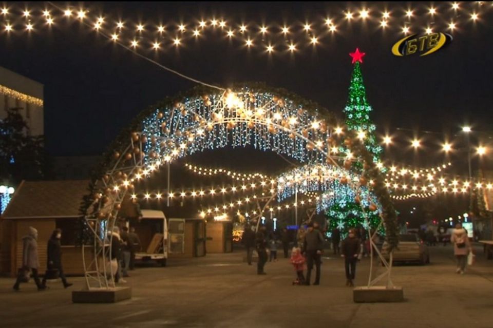 Государственная администрации г. Бендеры приглашает всех желающих принять участие в ежегодном республиканском конкурсе на лучшее новогоднее и рождественское оформление!