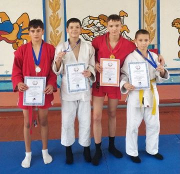 НОВОСТИ СПОРТА. 14 ноября двое воспитанников Каменской СДЮШОР приняли участие в Чемпионате ПМР по борьбе самбо