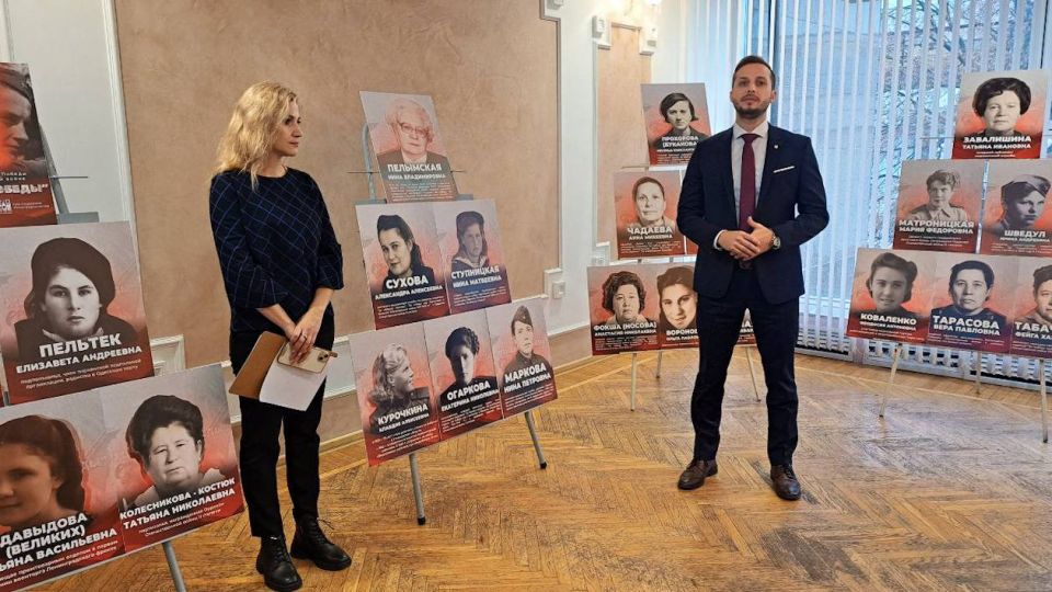 На форуме ко Дню добровольца в фойе Дворца Республики – выставка «Женщины Победы»