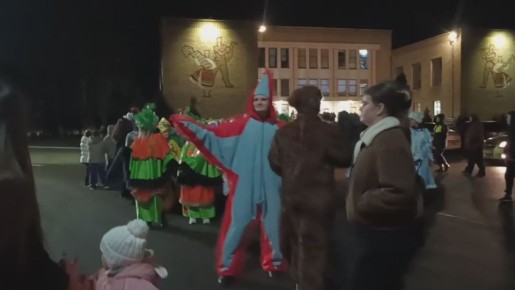  !      .   -,       100  