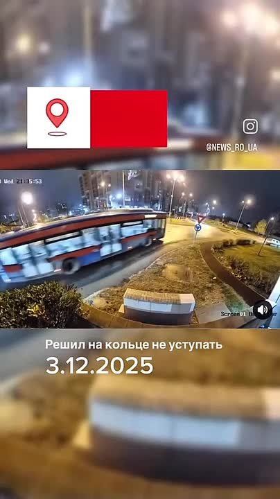 В румынском Орадя водитель решил, что перед кругом надо обязательно сильно разогнаться