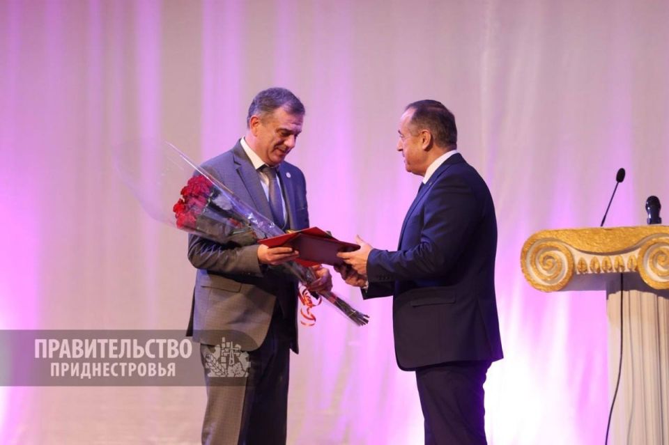 Премьер Александр Розенберг поздравил аграрно-технологический факультет ПГУ с 35-летием