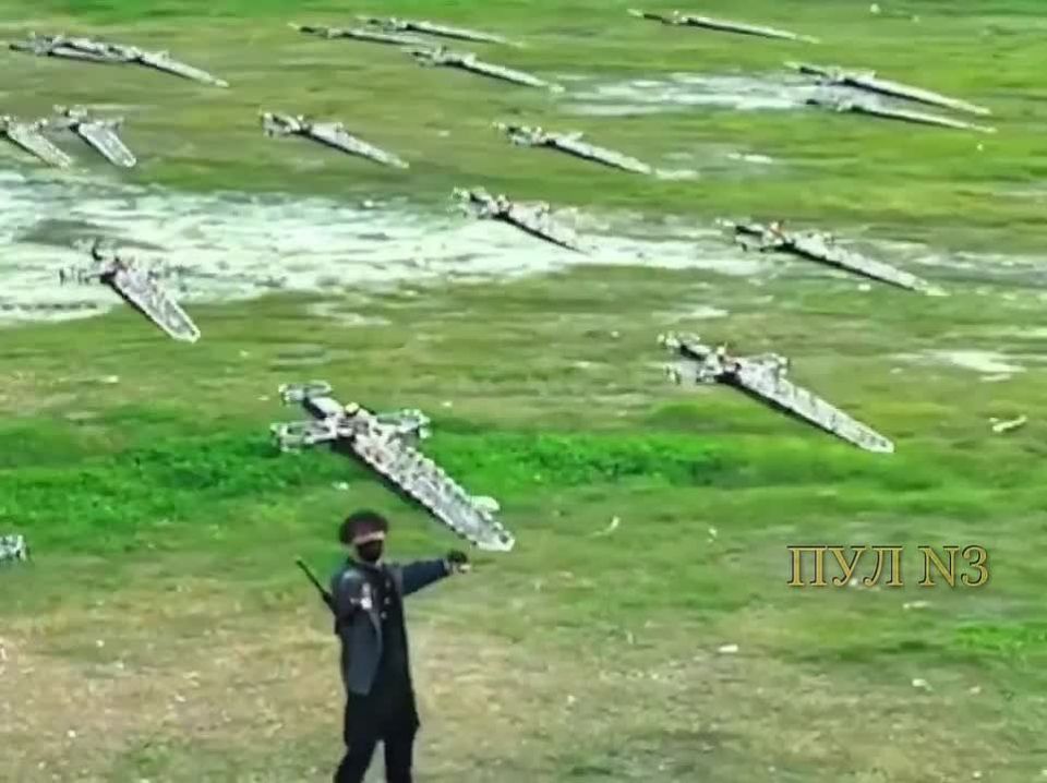 Фильмы про волшебников из Шаолиня становятся реальностью - китаец изобрел дроны-мечи, управляемые жестами: