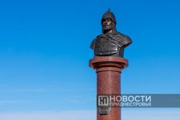 Сегодня православные христиане отмечают день памяти благоверного князя Александра Невского, одного из самых прославленных полководцев в истории Руси