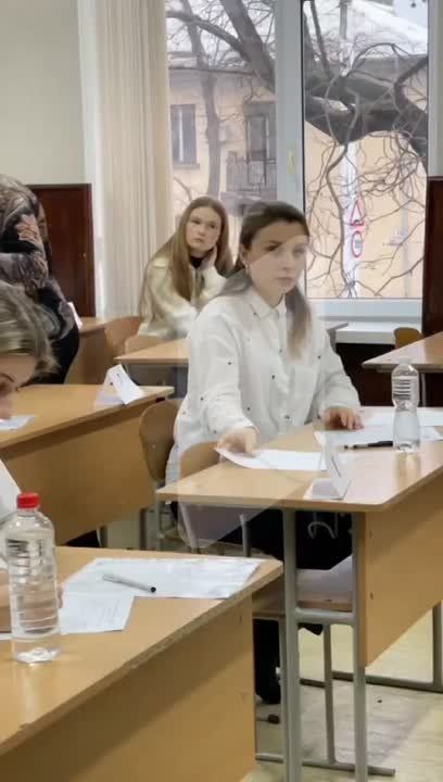 Сегодня в Приднестровье одиннадцатиклассники (более 2 тысяч выпускников) пишут итоговое сочинение
