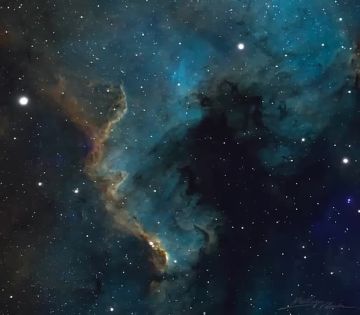 Роскосмос с помощью нейросети показал, как зарождаются новые звезды на "Стене в Лебеде"