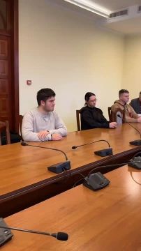 35 лет назад Верховный Совет тогда ещё ПМССР принял Декларацию о суверенитете и новую редакцию Декрета о государственной власти