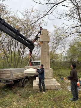 На въезде в молдавский город Атаки устанавливают памятный крест румынскому генералу Стану Поеташу