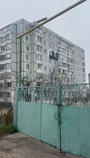 В Бендерах на Борисовке жители девятиэтажки установили солнечные панели на стенах дома