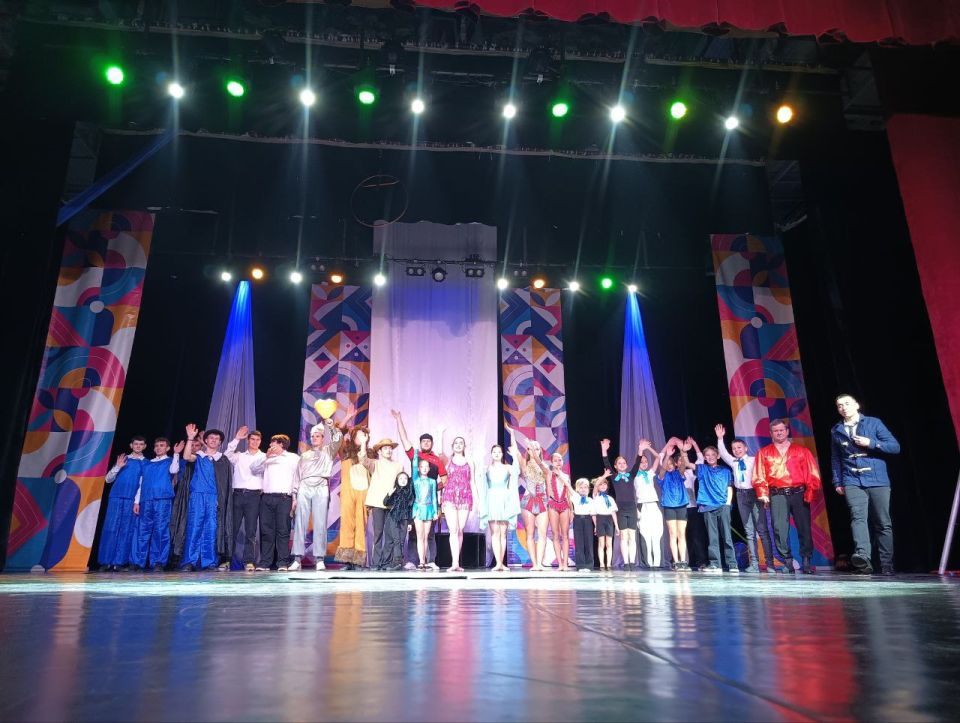 Приключения маленькой девочки и её друзей в волшебной стране Оз ожили на цирковой арене